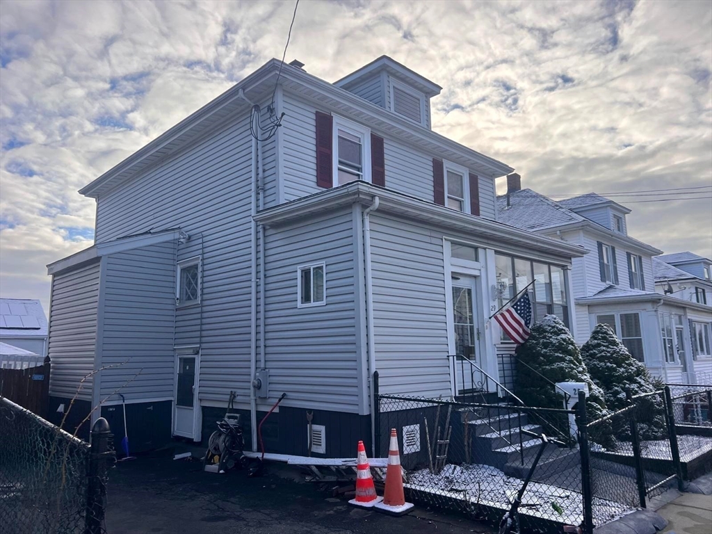 29 Adams Ave