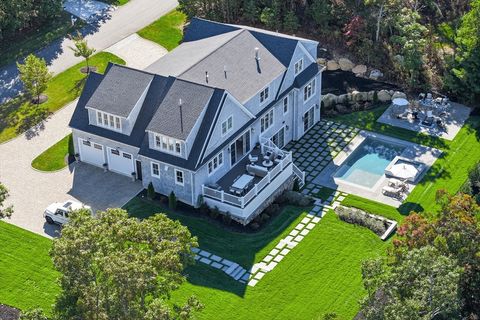 77 Highwood Ln Falmouth MA 02536