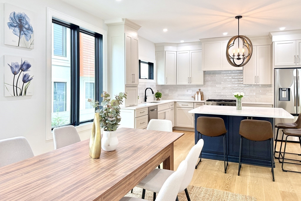 809-811 Heath St 811