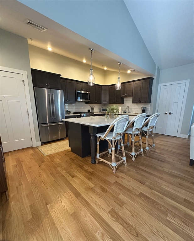 220 Center St 14
