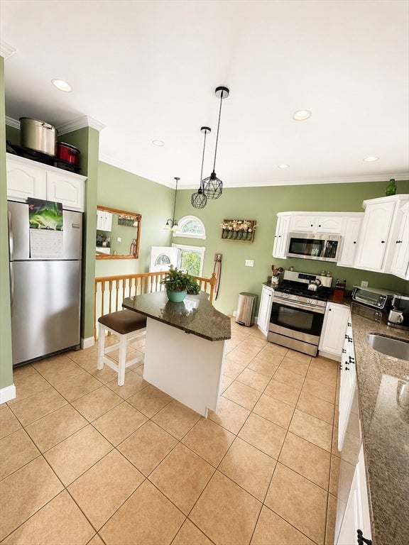 1759 Stafford Rd, Fall River, MA Photo #9
