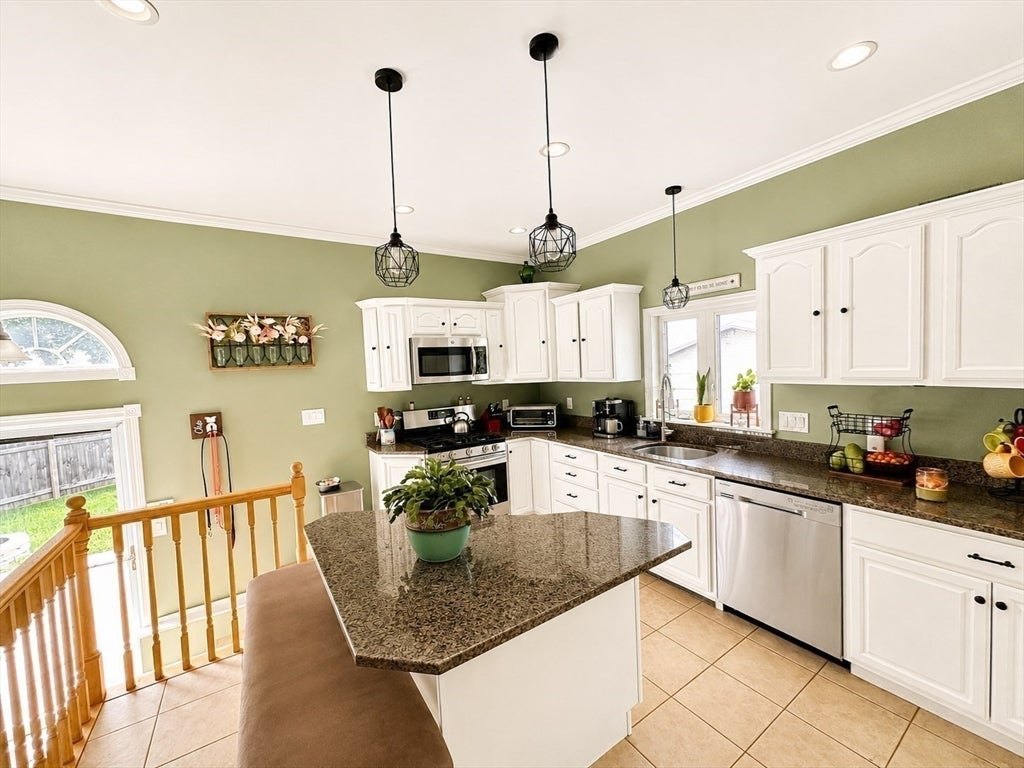 1759 Stafford Rd, Fall River, MA Photo #7