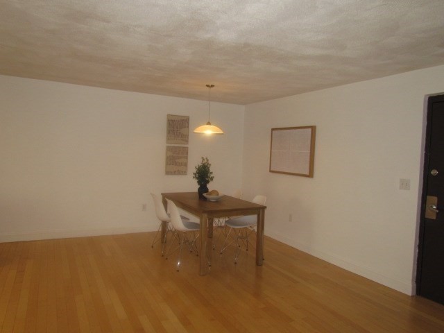 Somerville, Massachusetts 02143, United States, 2 Bedrooms Bedrooms, ,1 BathroomBathrooms,Residential,Active,145798