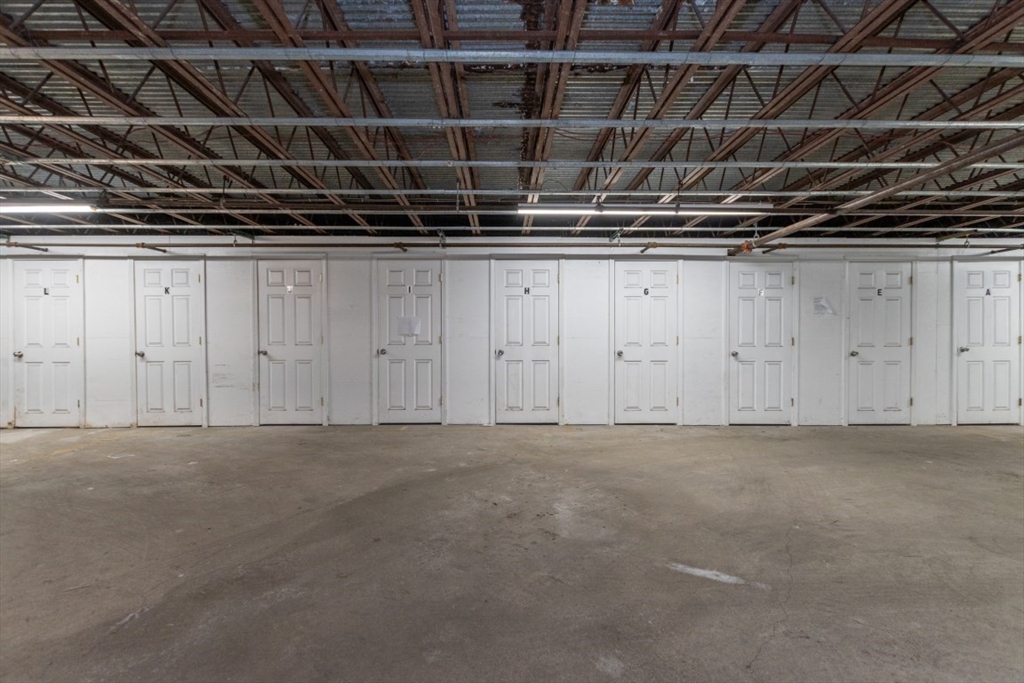 Somerville, Massachusetts 02143, United States, 2 Bedrooms Bedrooms, ,1 BathroomBathrooms,Residential,Active,145798