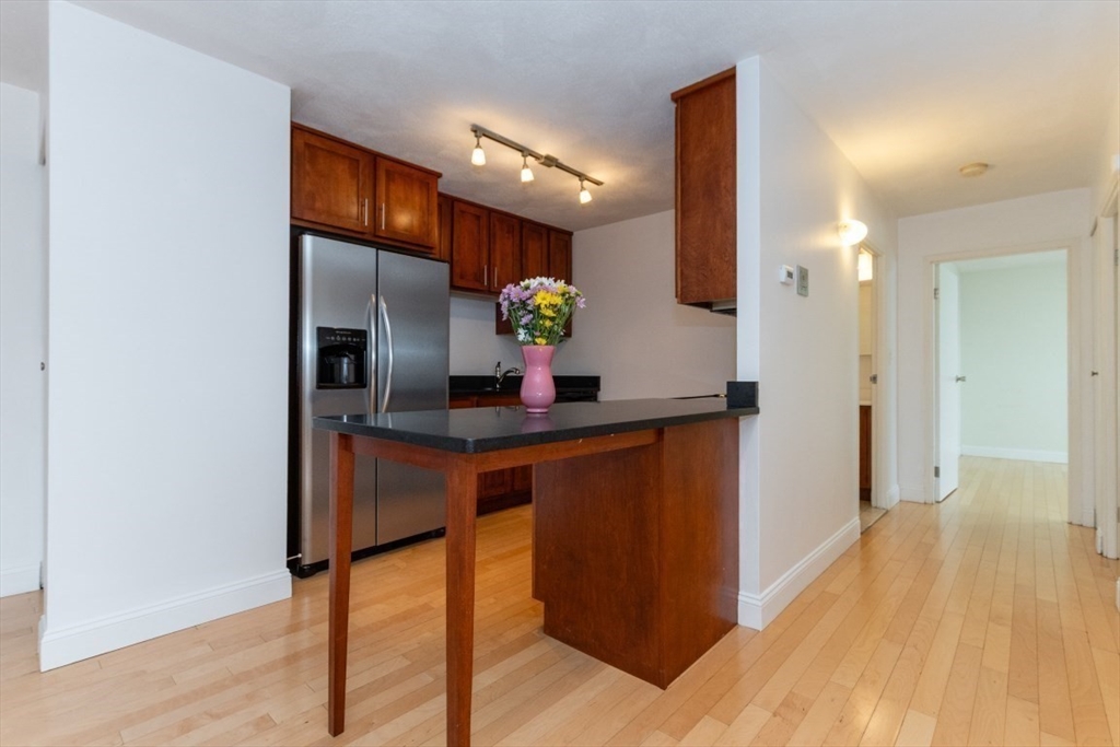 Somerville, Massachusetts 02143, United States, 2 Bedrooms Bedrooms, ,1 BathroomBathrooms,Residential,Active,145798