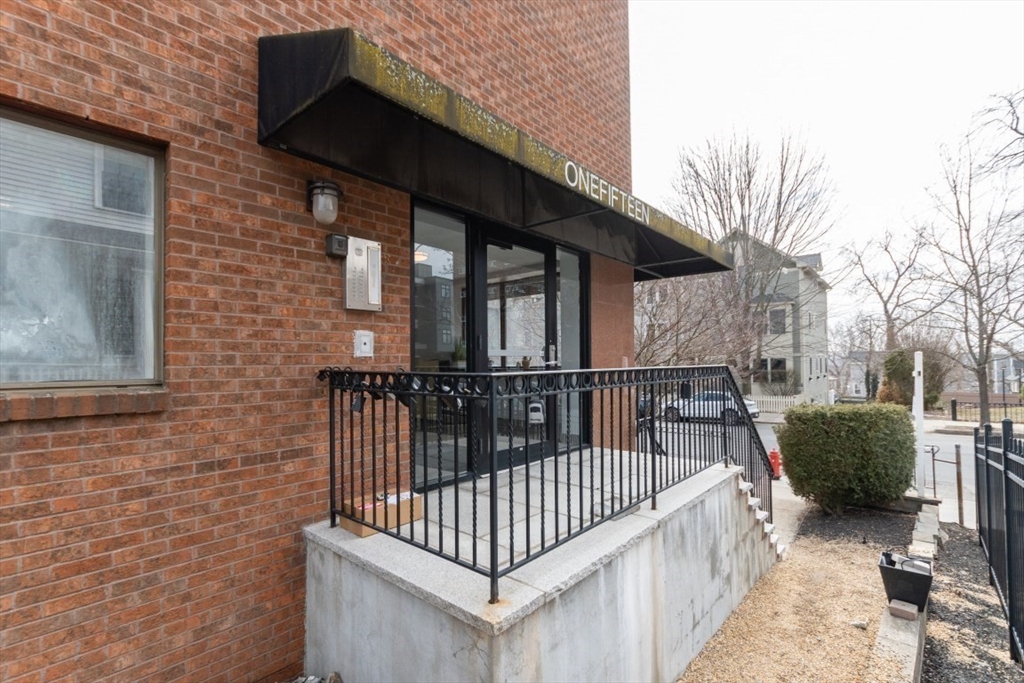 Somerville, Massachusetts 02143, United States, 2 Bedrooms Bedrooms, ,1 BathroomBathrooms,Residential,Active,145798