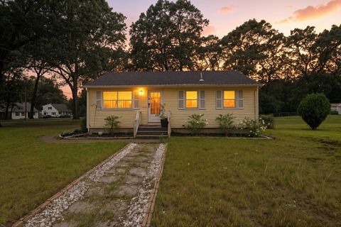 381 N Brook Rd Springfield MA 01119