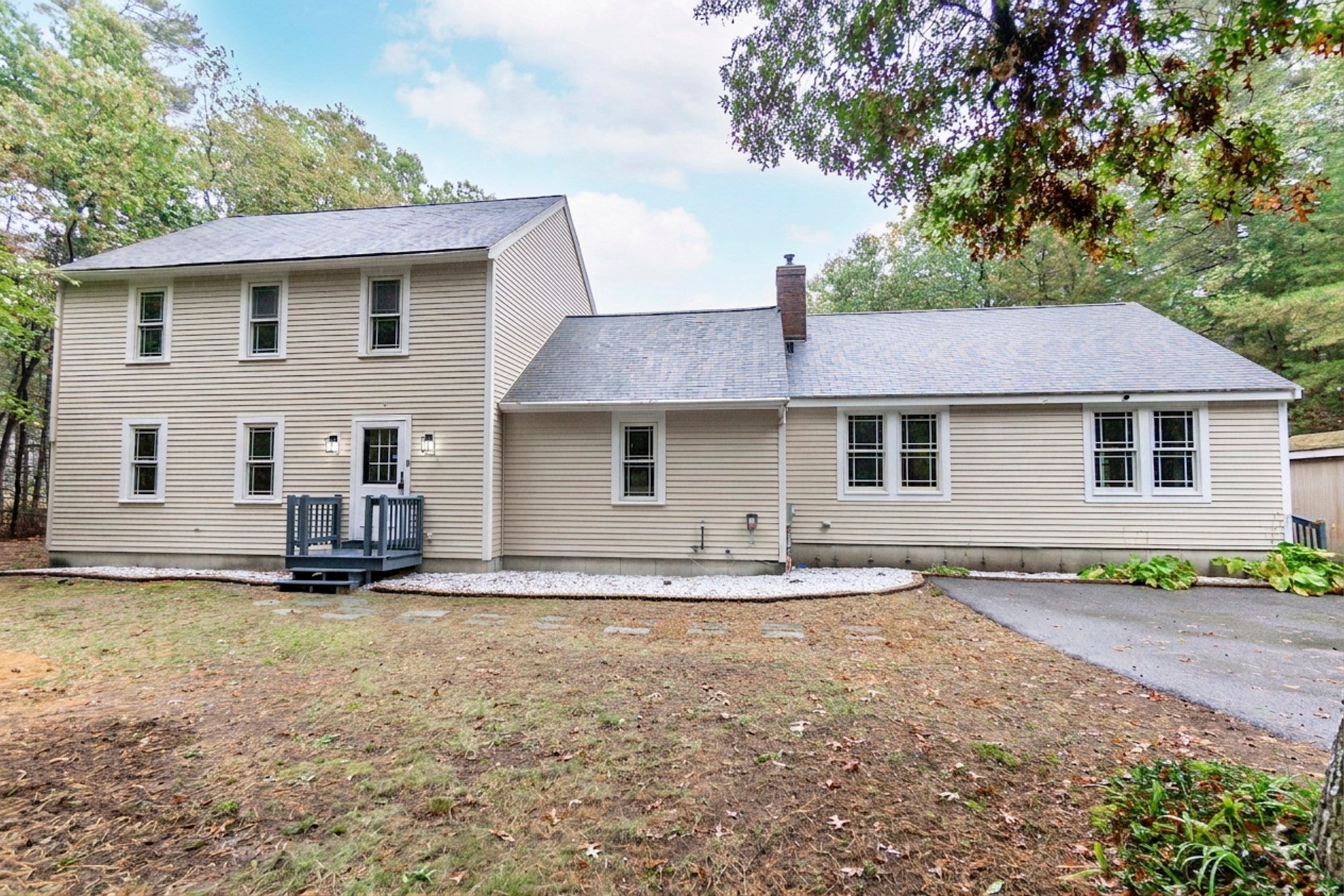 9 Russell Holmes Way