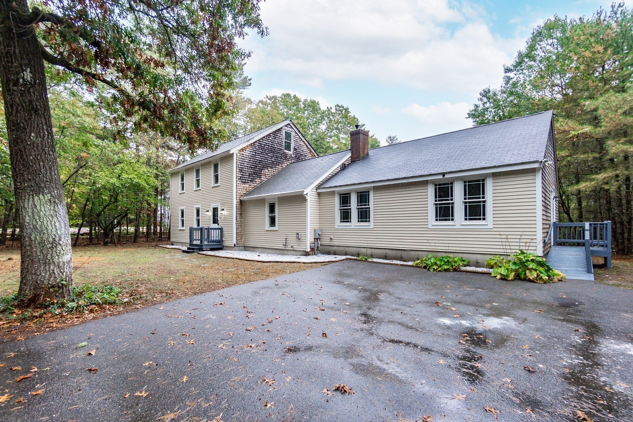 9 Russell Holmes Way