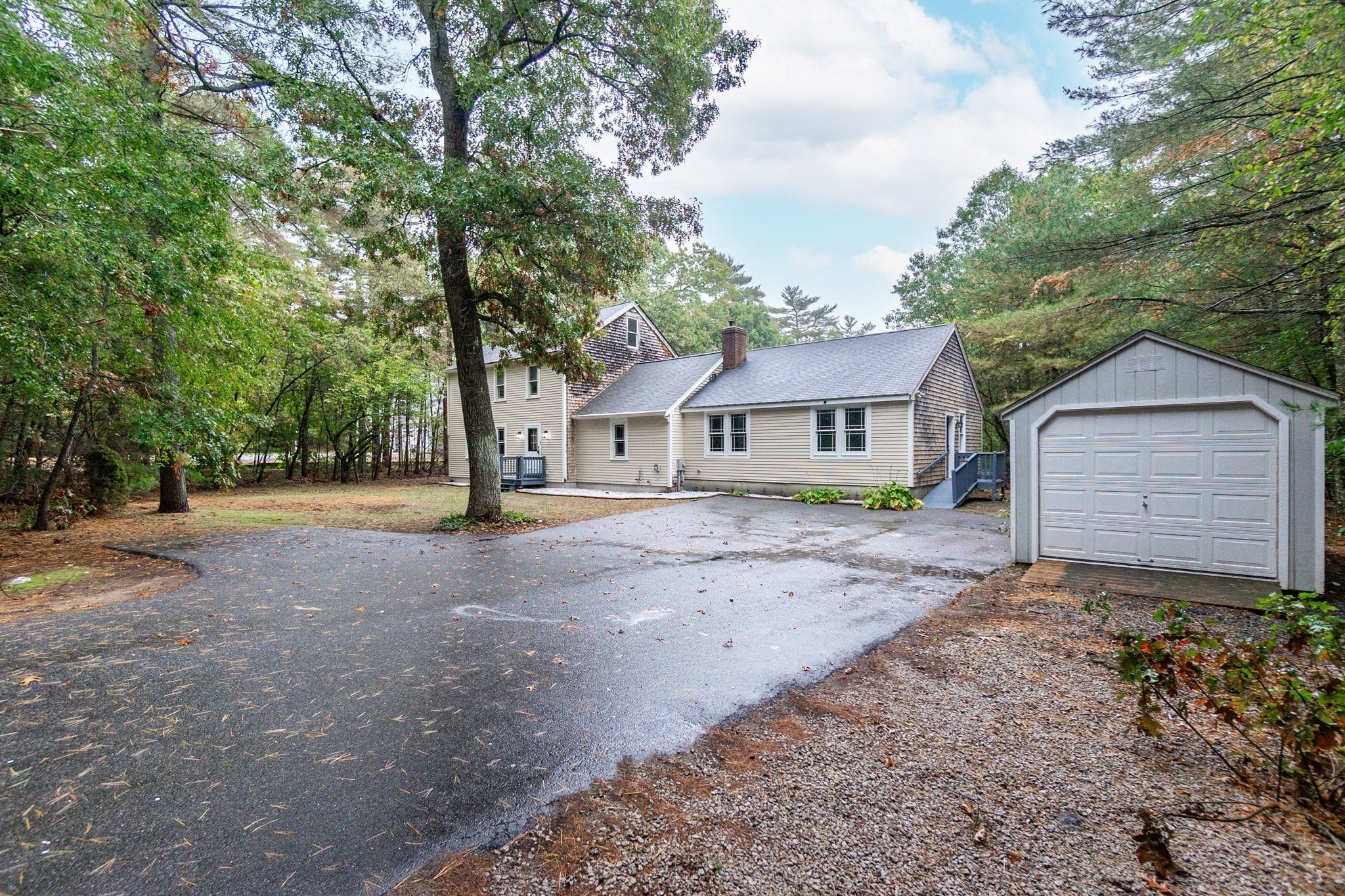 9 Russell Holmes Way