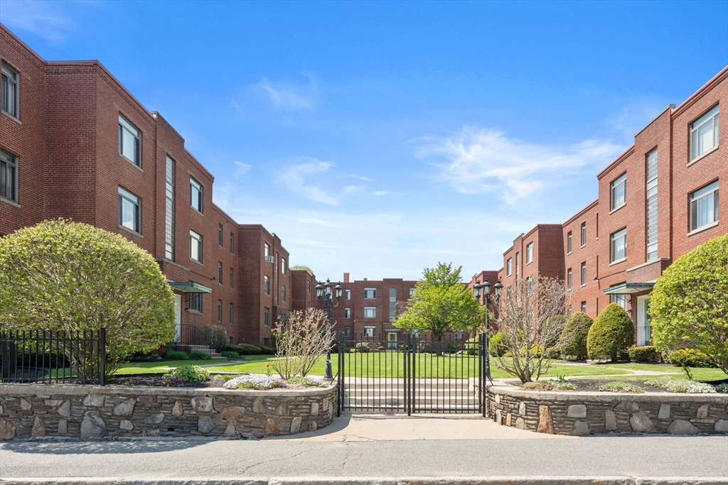 10 Ashland St 2L