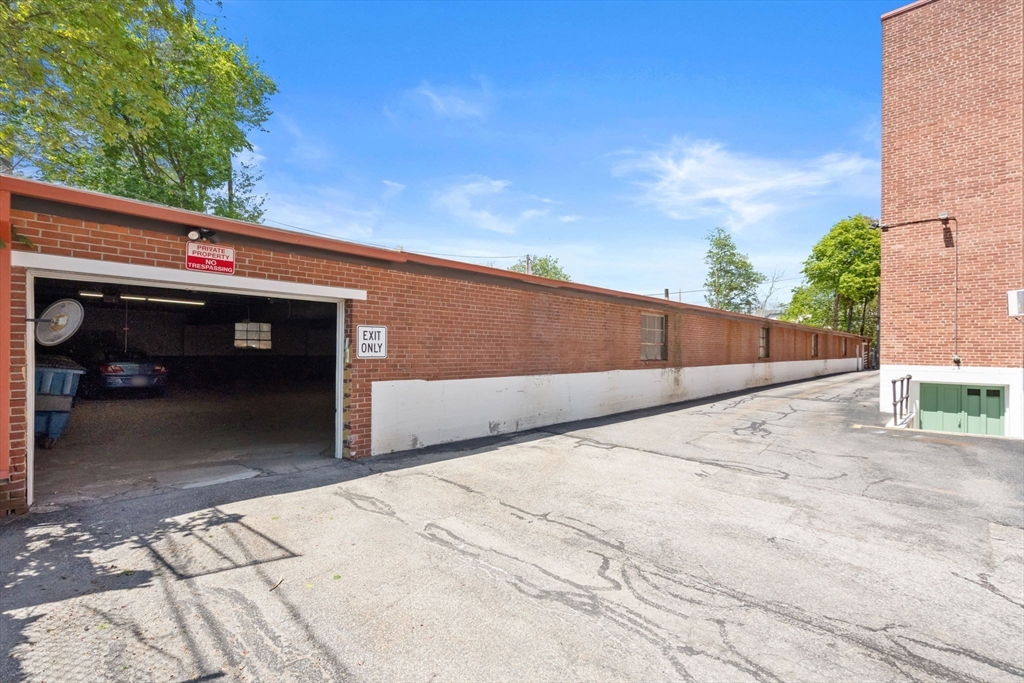 10 Ashland St 2L