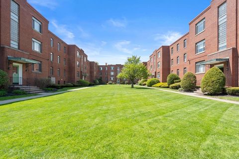 Photo of 10 Ashland St #2L, Worcester, MA 01609 (MLS # 73522590)