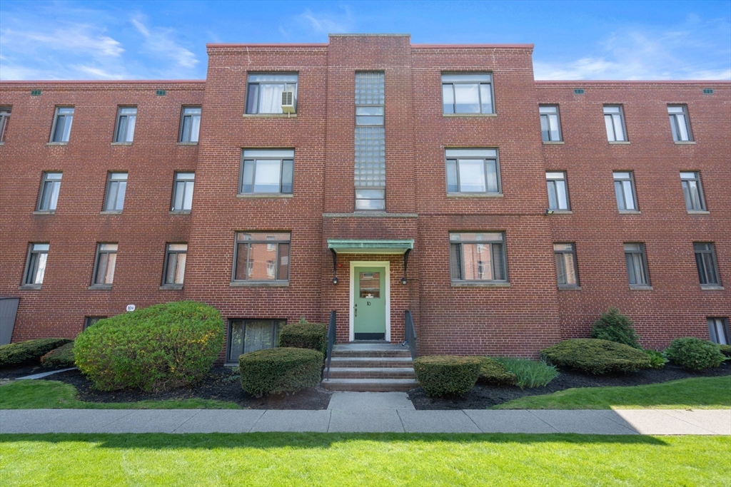 10 Ashland St 2L