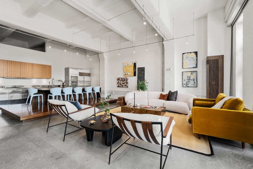 42 Chauncy Street 8A