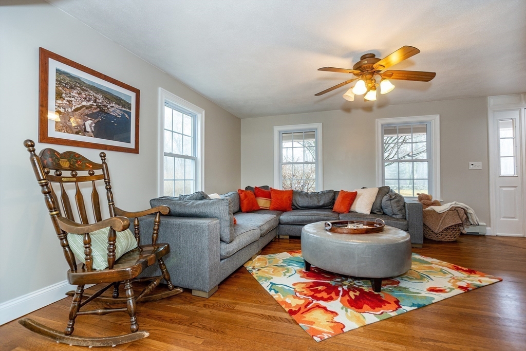 Rehoboth, Massachusetts 02769, United States, 4 Bedrooms Bedrooms, ,3 BathroomsBathrooms,Residential,Pending,154155