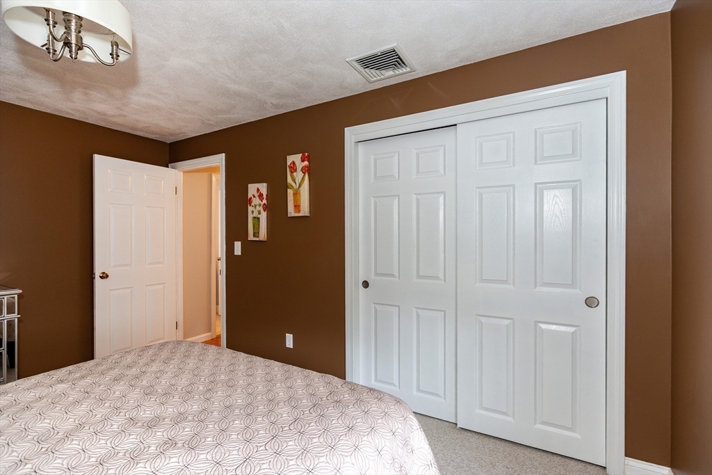 Rehoboth, Massachusetts 02769, United States, 4 Bedrooms Bedrooms, ,3 BathroomsBathrooms,Residential,Pending,154155