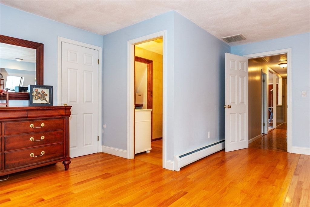 Rehoboth, Massachusetts 02769, United States, 4 Bedrooms Bedrooms, ,3 BathroomsBathrooms,Residential,Pending,154155