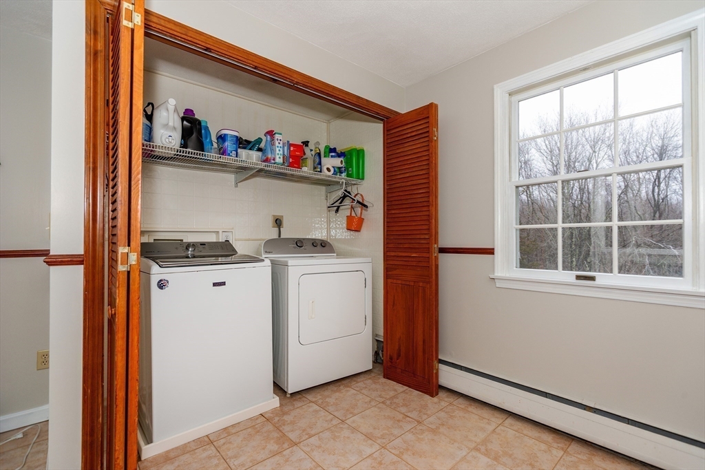 Rehoboth, Massachusetts 02769, United States, 4 Bedrooms Bedrooms, ,3 BathroomsBathrooms,Residential,Pending,154155