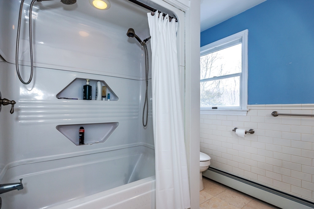 Rehoboth, Massachusetts 02769, United States, 4 Bedrooms Bedrooms, ,3 BathroomsBathrooms,Residential,Pending,154155