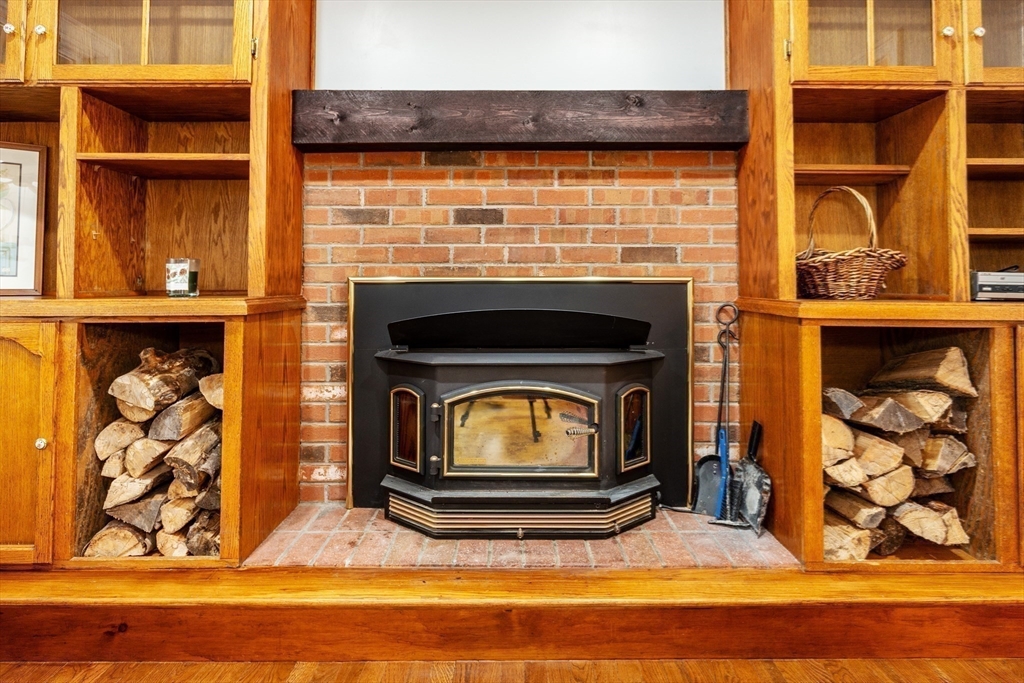 Rehoboth, Massachusetts 02769, United States, 4 Bedrooms Bedrooms, ,3 BathroomsBathrooms,Residential,Pending,154155