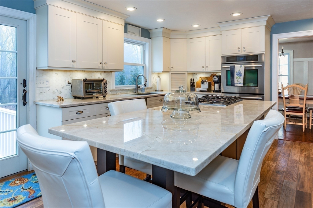 Rehoboth, Massachusetts 02769, United States, 4 Bedrooms Bedrooms, ,3 BathroomsBathrooms,Residential,Pending,154155