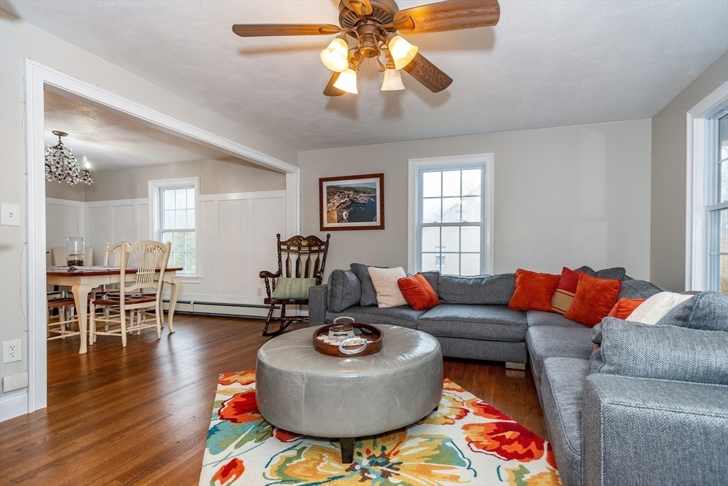 Rehoboth, Massachusetts 02769, United States, 4 Bedrooms Bedrooms, ,3 BathroomsBathrooms,Residential,Pending,154155