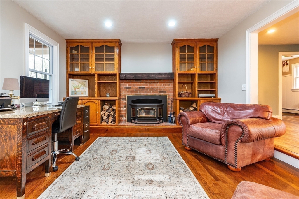 Rehoboth, Massachusetts 02769, United States, 4 Bedrooms Bedrooms, ,3 BathroomsBathrooms,Residential,Pending,154155