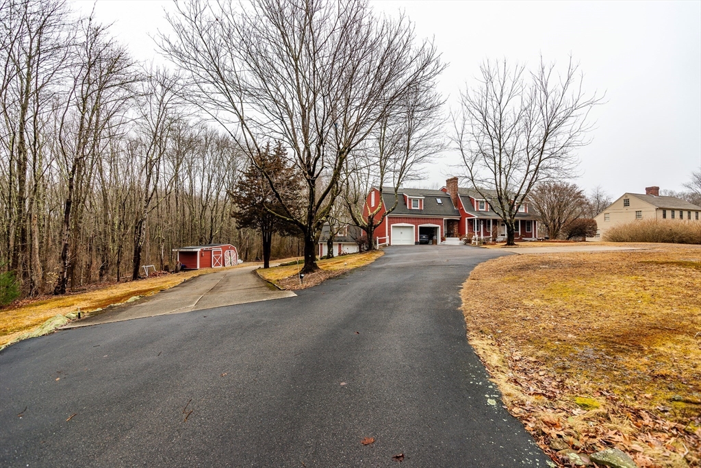 Rehoboth, Massachusetts 02769, United States, 4 Bedrooms Bedrooms, ,3 BathroomsBathrooms,Residential,Pending,154155