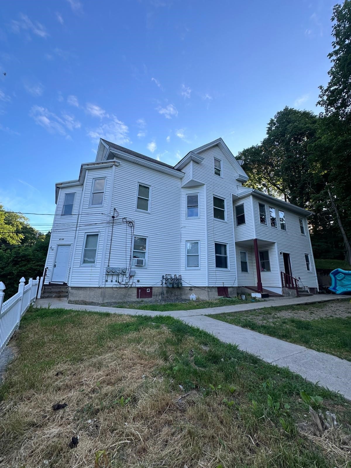 Click for 47 Longwood Ave #2, Fitchburg, MA slideshow