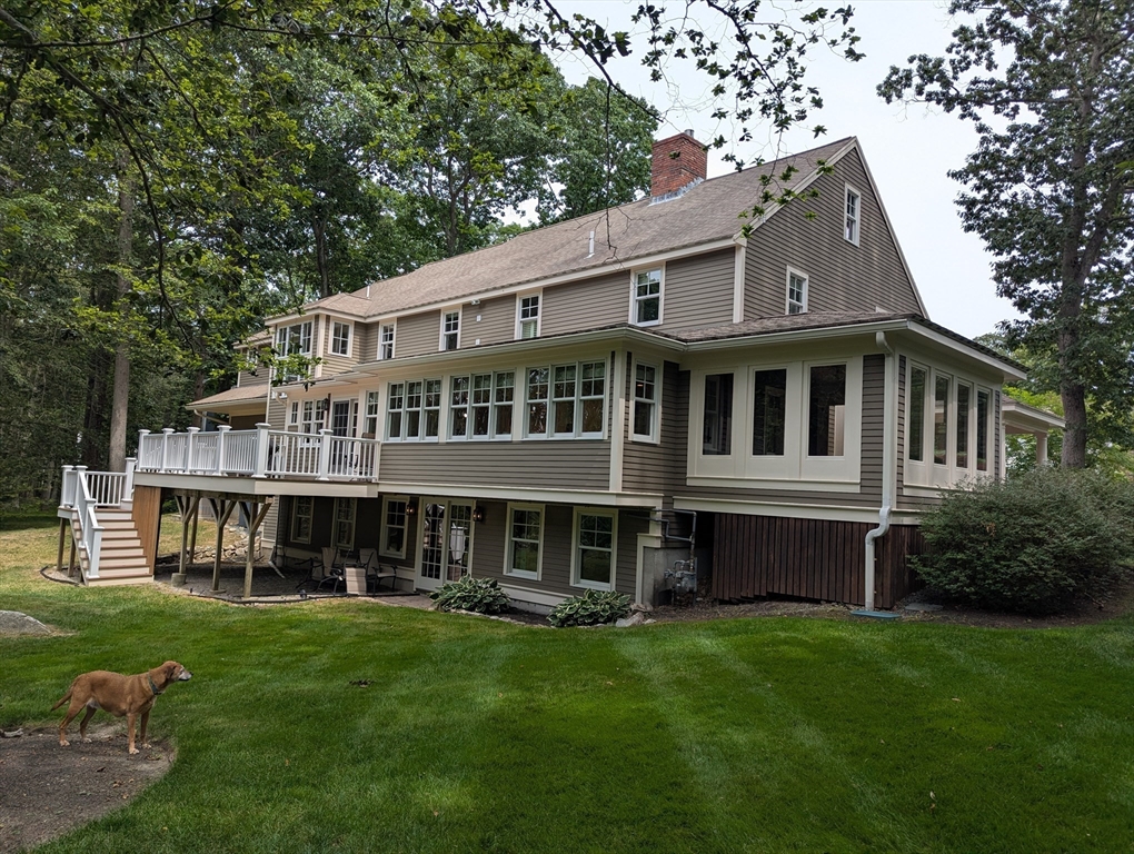 137 Fairoaks Ln