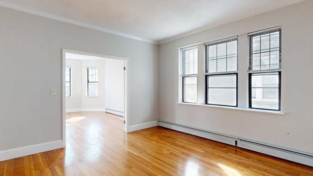 Click for 52-54 Clark Avenue #2, Chelsea, MA slideshow Click for 52-54 Clark Avenue #2, Chelsea, MA slideshow