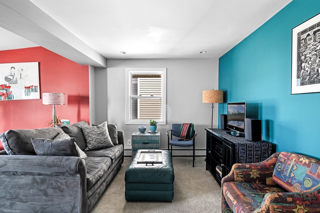 67 North End Blvd 1