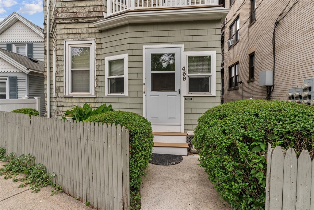 439 Walnut Avenue