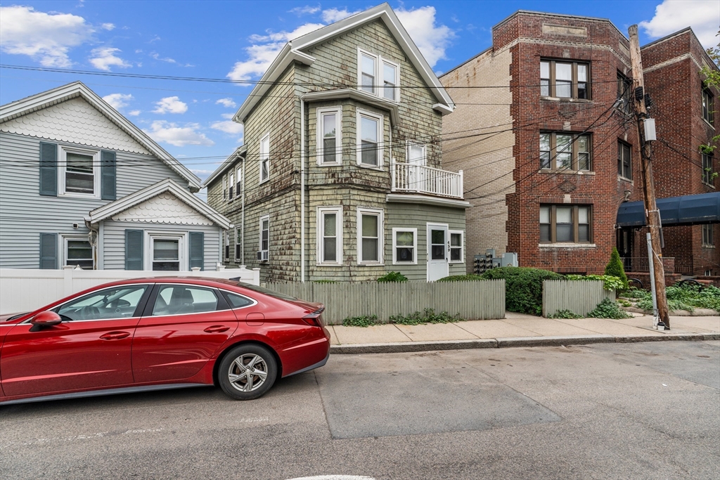 439 Walnut Avenue