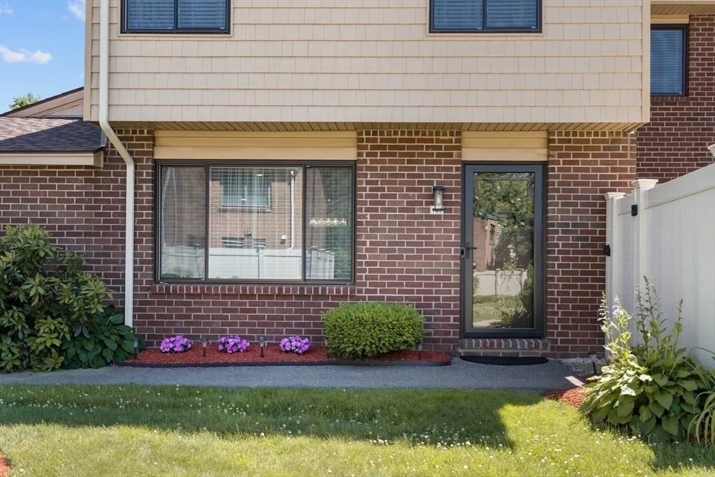 109 Greenbrook Dr 109