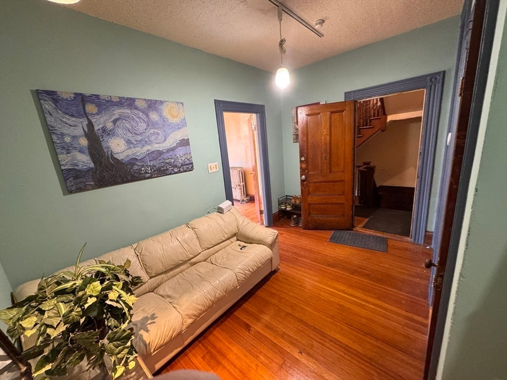 472 Warren St, Boston, MA Photo #11