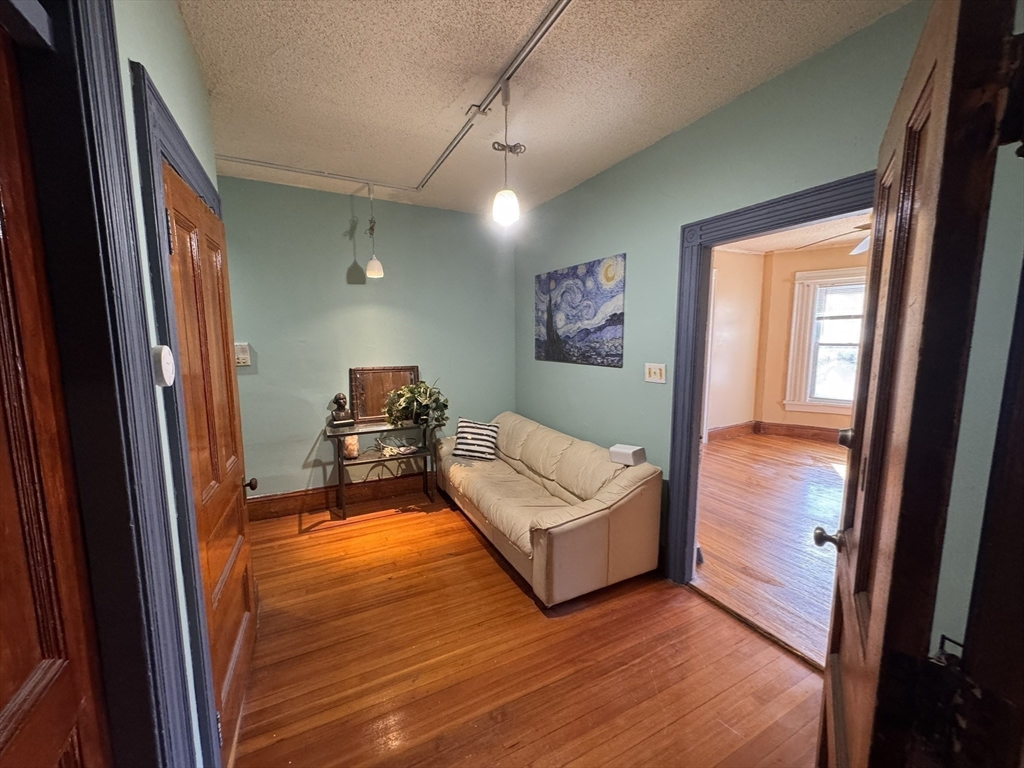472 Warren St, Boston, MA Photo #12