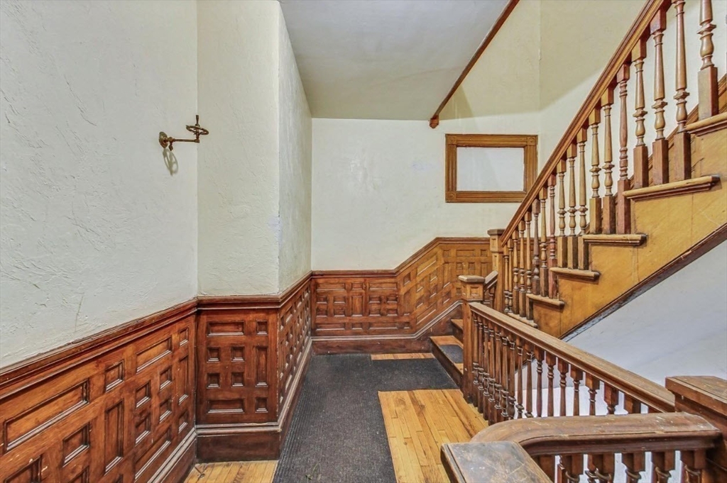 472 Warren St, Boston, MA Photo #8