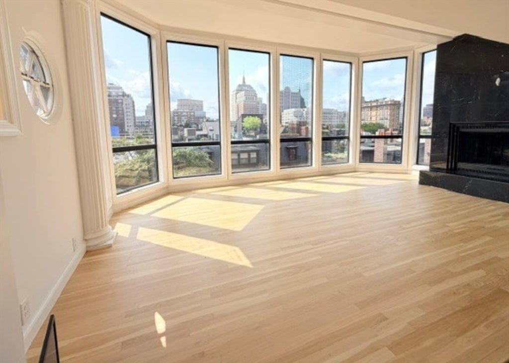 113 Beacon St #PHR, Boston, MA Photo #1