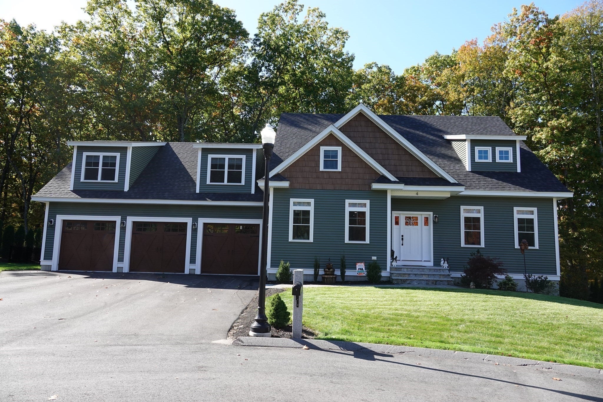 Click for 4 Mill Pond Rd #B, Burlington, MA slideshow
