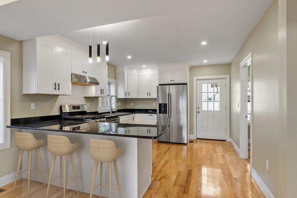 112 Sigourney Street 2