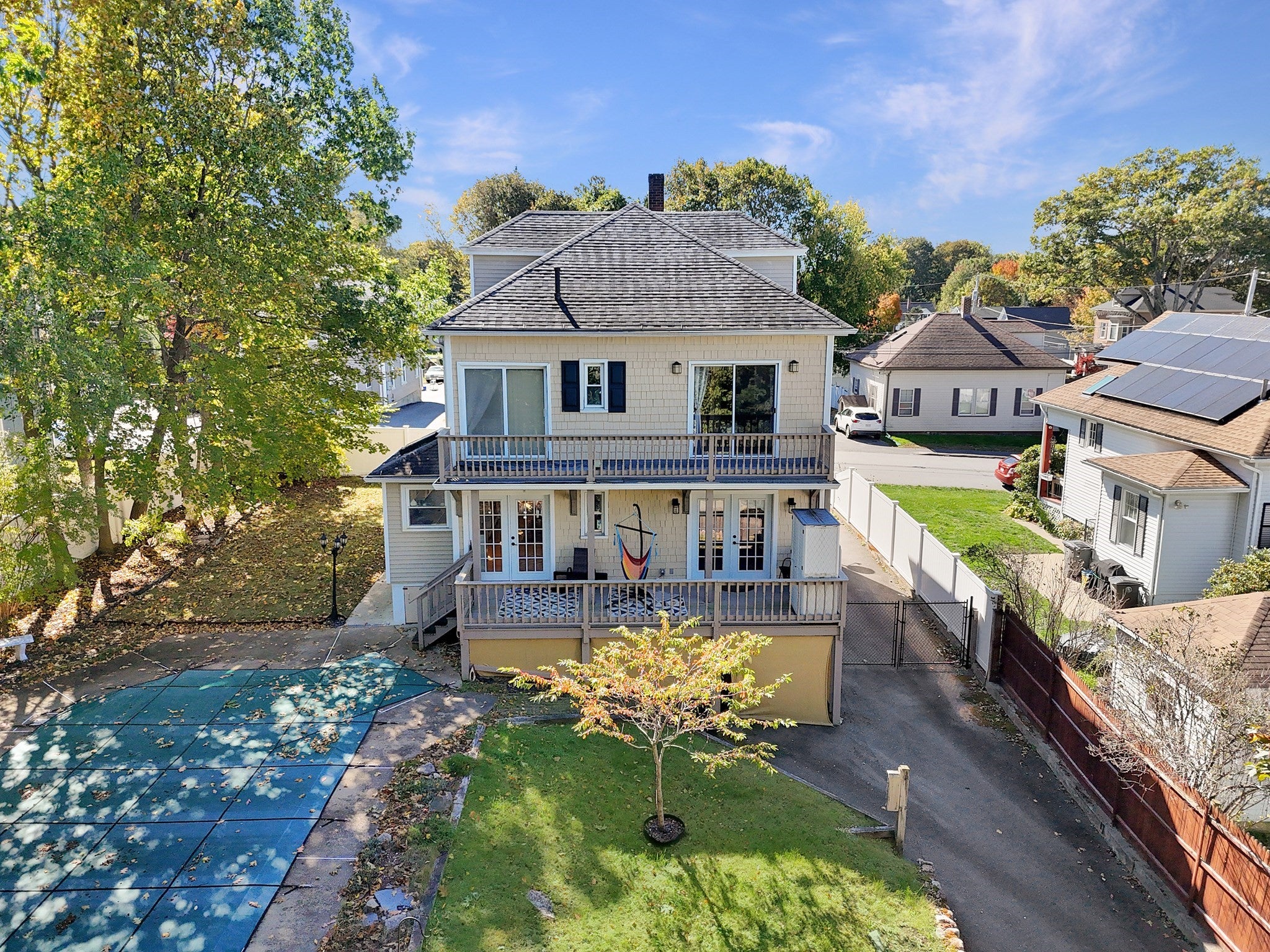 25 Wasa St