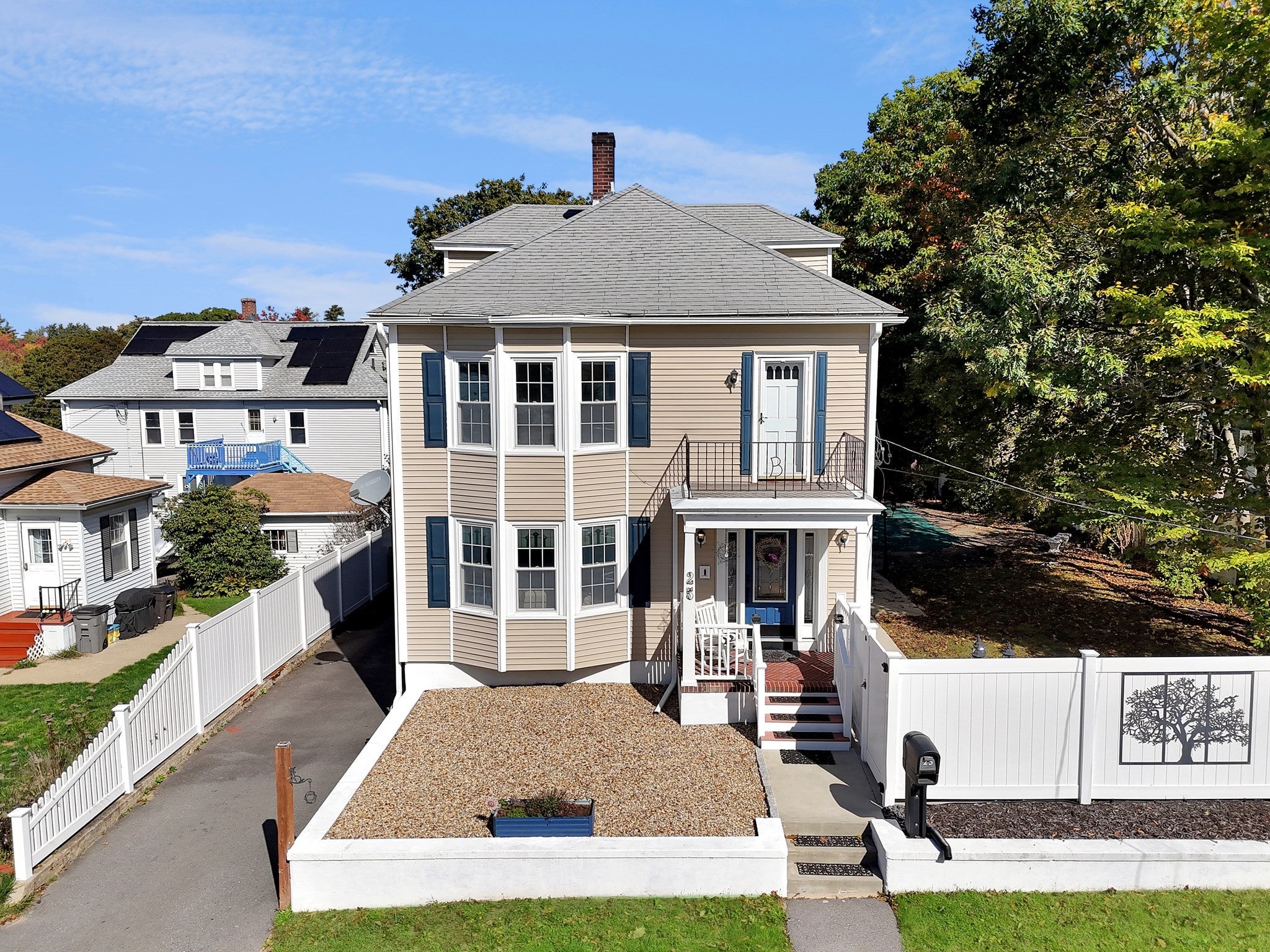 25 Wasa St
