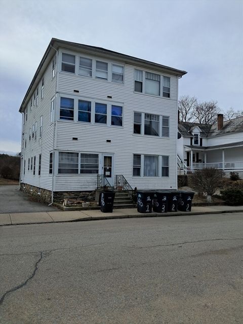 146 Charlton St 1 Southbridge MA 01550