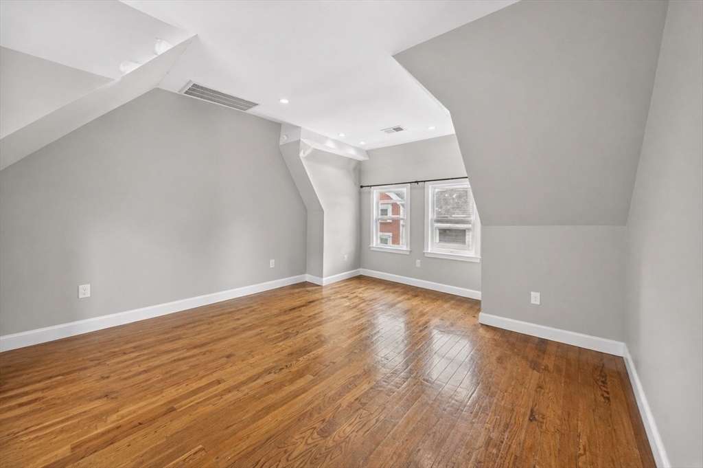 37 Stonehurst St, Boston, MA Photo #10