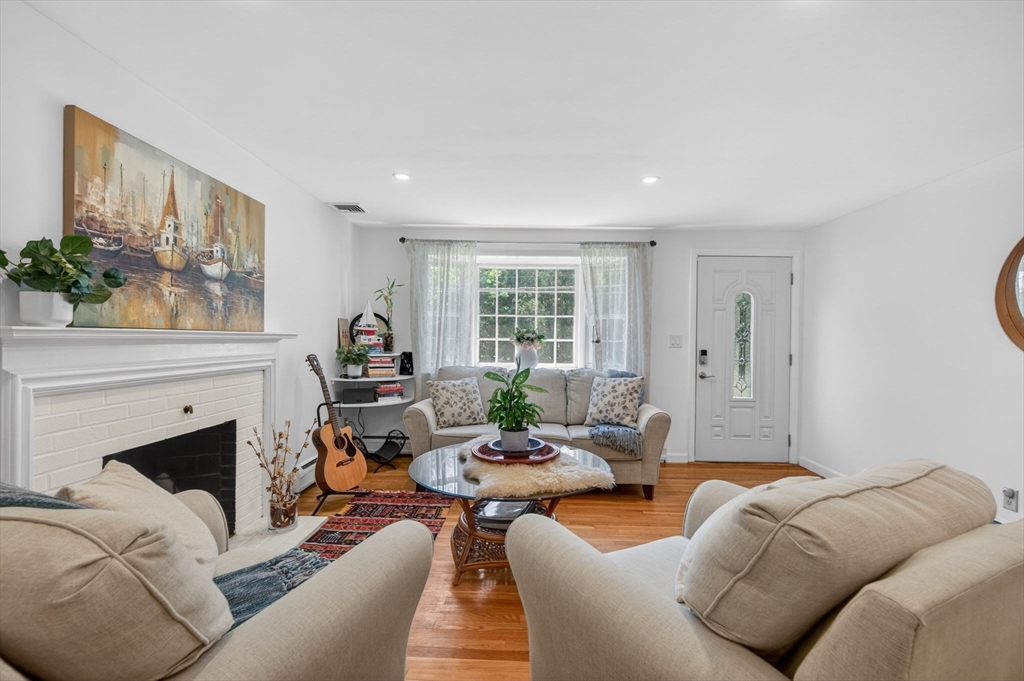 15 Lovejoy Rd