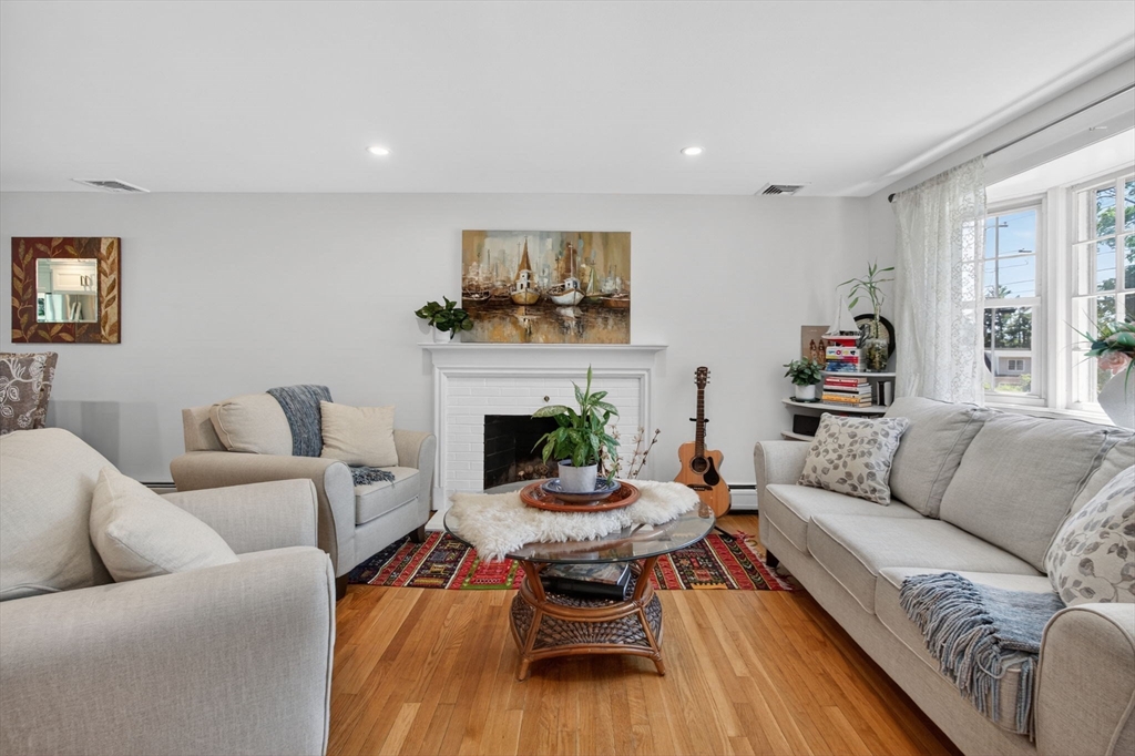 15 Lovejoy Rd