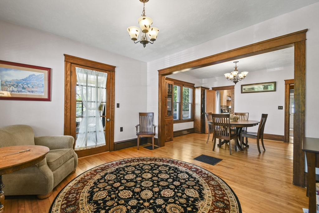 16 Longmeadow Avenue