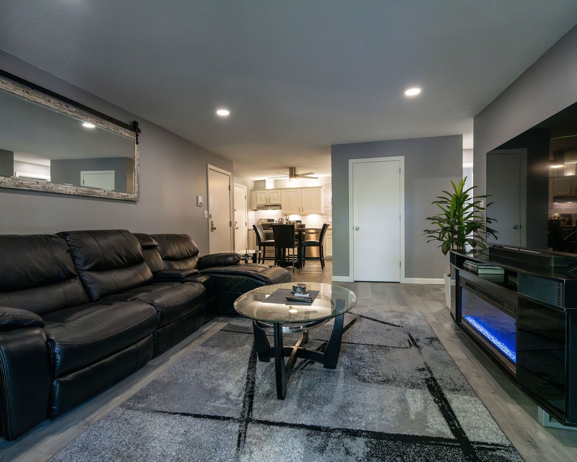 6 Autumn Leaf Dr 18